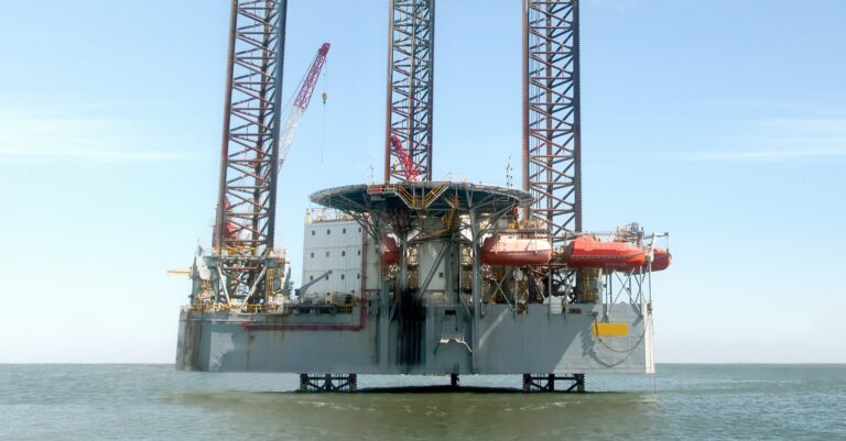 Denmark put a final end to the fossil era and will phase out oil production